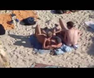 ciekawski filmy gay na plaży, który unspied urojenia i potajemnie cieszyć się ręczna robota. amatorskie, ciekawski, movieing gej na plaży