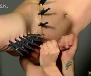 mukava nuorten miesten gay orjuudessa ja bdsm. kipu tulla välissä whiteh seksuaalista nautintoa. extraeme homo orjuudesta ja bdsm