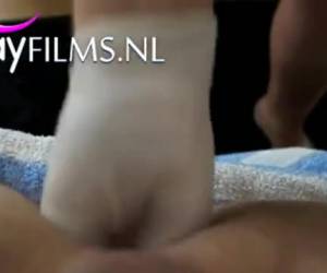 vetämällä hänen munaa, hän osoittaa hänen peräaukko nyrkki vitun ja sormitus. extraeme, vetämällä hänen munaa ja hän näyttää hänen peräaukko nyrkki vitun