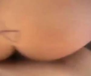 amatorskie anal sex film w którym niewolnikiem seksu na kolanach gotowa dziwny kutas w jej tyłek fucked.
