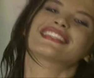 Um compilação de atrizes porno bem gostosas tomando muita porra na cara, tem de tudo no vídeo, loiras, morenas, japonesas e negras bem gostosas