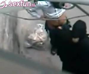 Burka huora maksettuasi takaapäin perseestä