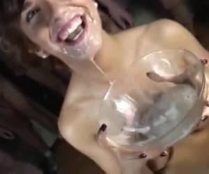 Bukkake gangbang siemennesteen hullu narttu