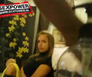 söpö tyttö vittuile iso musta dildo sekä koulutusta. hän on ihastunut negro ja suuri musta cocklen. mutta hänen vähän pussy vielä joitakin stretching.