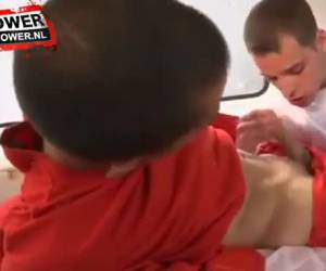 homo lääkäri tekee kierrostaan mies sairaita ja hän halua sanoa, hän antaa blowjob vittuile anaali ja anaali vittu ja anna niiden cum ja cum spray henkilökunta ja tulee valmiina spray.