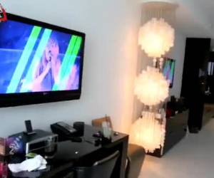 että valtavia neekeri kalu blowjob vie hänen hengityksensä. punaposkinen narttu otetaan iso ruskea makuulla samaan aikaan suihin ja vitun.