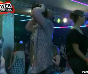 Nuoret tytöt antaa itsensä vittu hardcore puolue