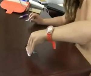 kola sürtük kola gibi koklayıcılara bu sürtük boşalmak whiteh cum bir saman burnunu çekmek ve onları menisi burnundaki kokluyor. gerçek bir sürtük cum burnunu çekmek