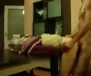 Arvoon arvaamattomaan narttu amatööri sukupuoli video